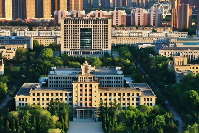 东北大学举办沉浸式思政课