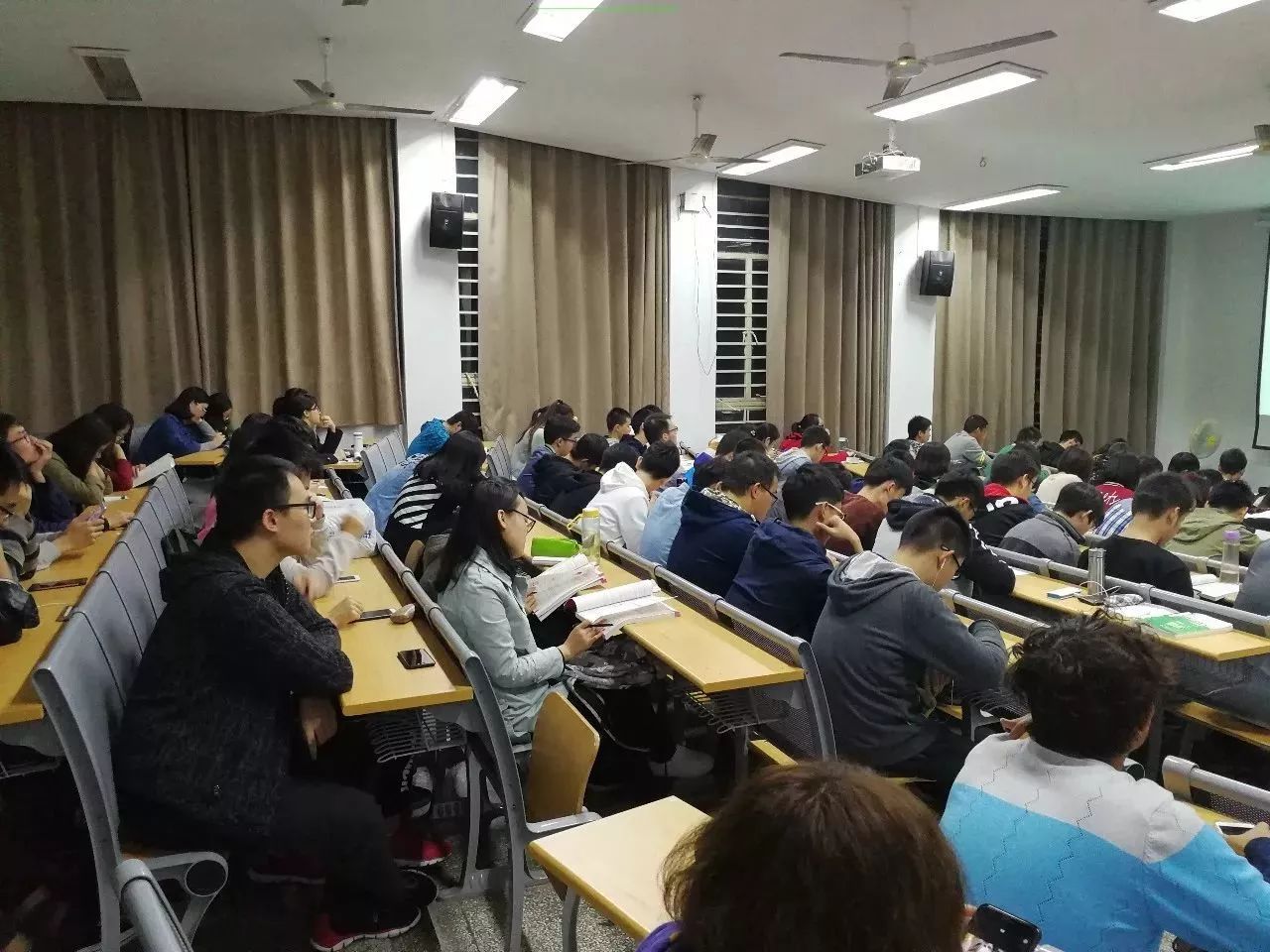 河海大学有大专学历吗